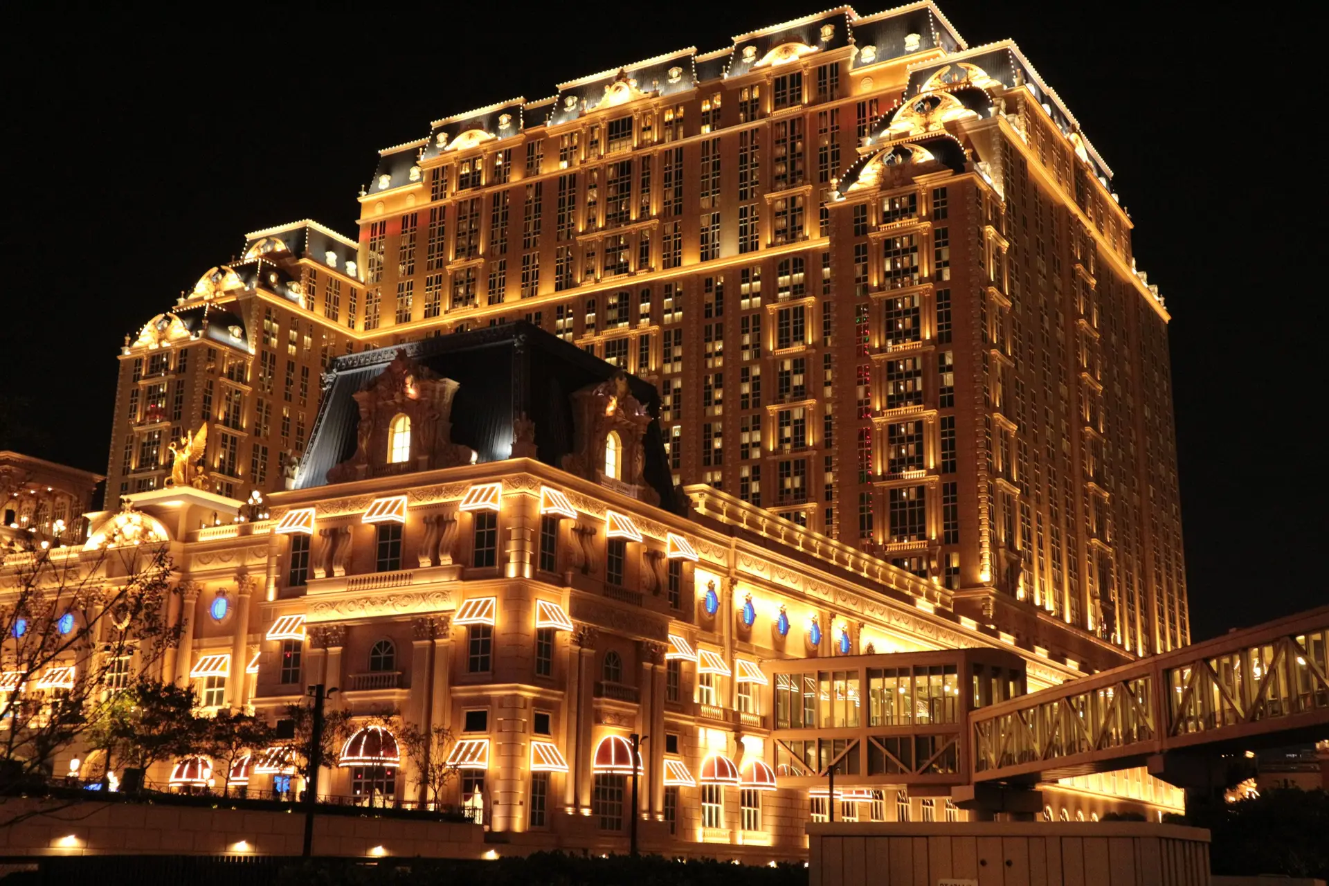 Macau Cotai Strip valaistuna
