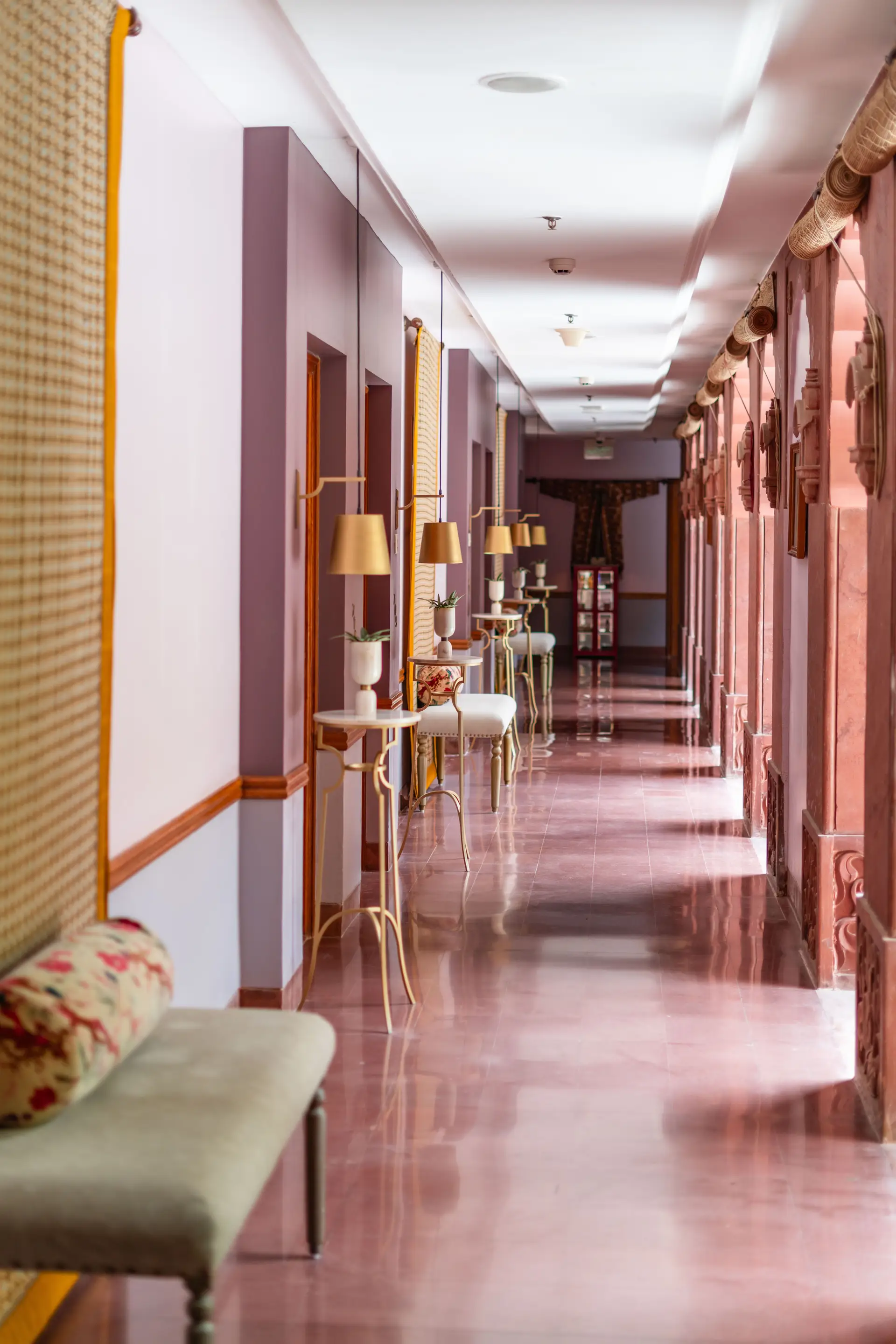 Ylellinen hotellikäytävä ja sviittikokonaisuus